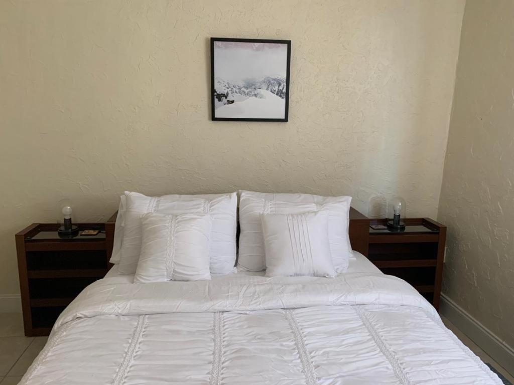 Cozy Private Room, Near The Airport - Free Parking - 01 Miami Dış mekan fotoğraf